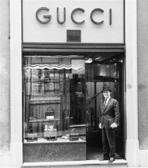 when was the first gucci store opened|first gucci bag ever made.